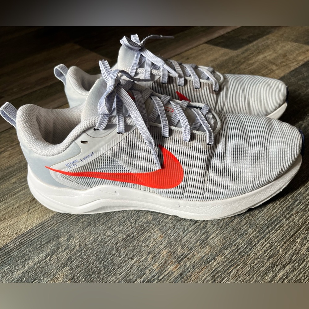 Nike Downshifter 12 in Gray and Red